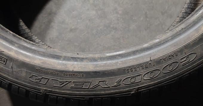 Goodyear UltraGrip Performance 2 225/40 R18 92V