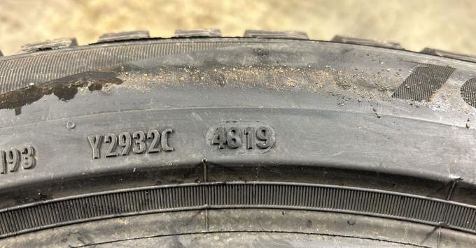 Pirelli Ice Zero 2 275/40 R19 105T