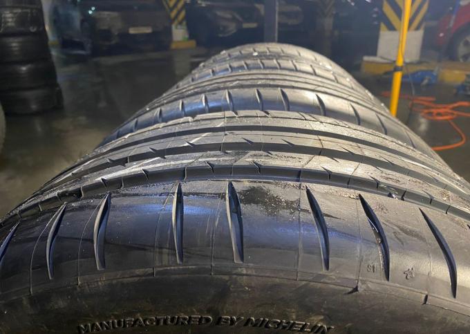 Michelin Pilot Sport 4 265/45 R19 105Y