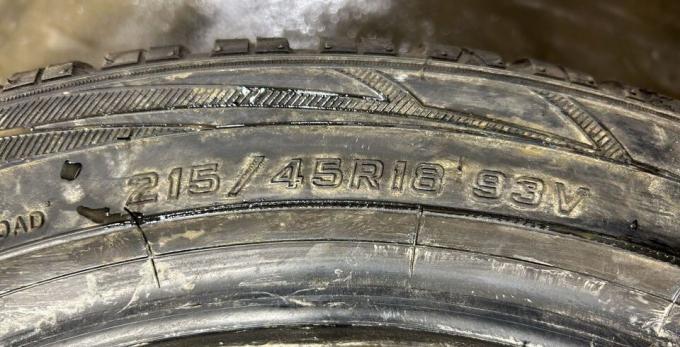 Falken Eurowinter HS01 215/45 R18 93V