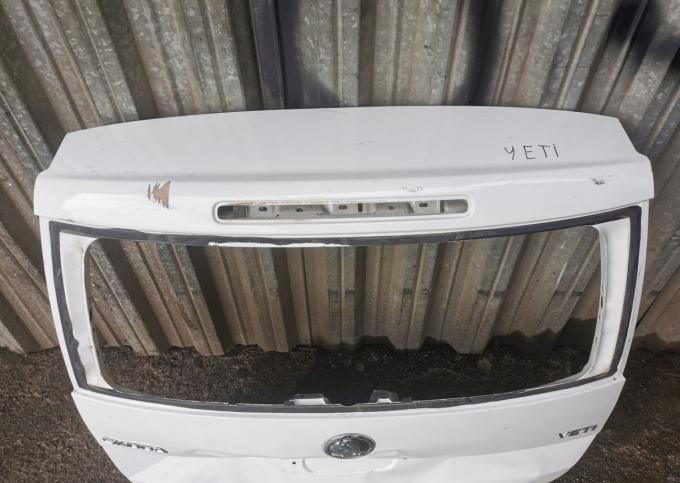 Крышка багажника Skoda Yeti 1 2014-2018 5L6827025H