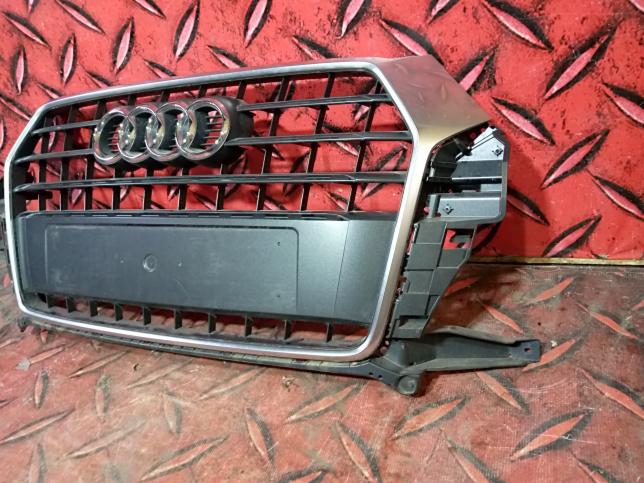 Решетка радиатора Audi Q3 2014-2018 8U0853651MVMZ