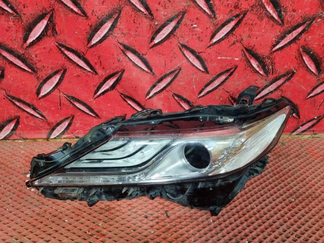 Корпус фары левый Toyota Camry V70 8110233070
