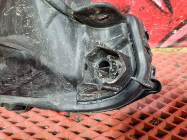 Корпус фары левый Toyota Camry V70 8110233070