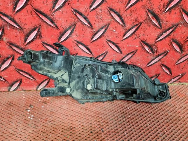 Корпус фары левый Toyota Camry V70 8110233070