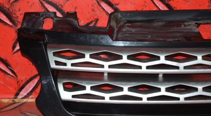 Решетка радиатора Range Rover Sport 2 LR054766