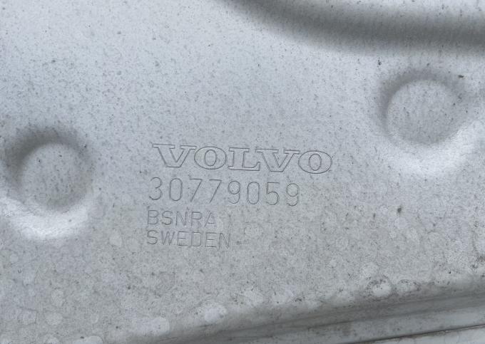 Капот Volvo S60 2 поколения