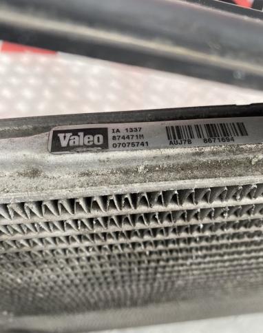 Радиатор интереулер Volvo S60 V70 XC70 8671694