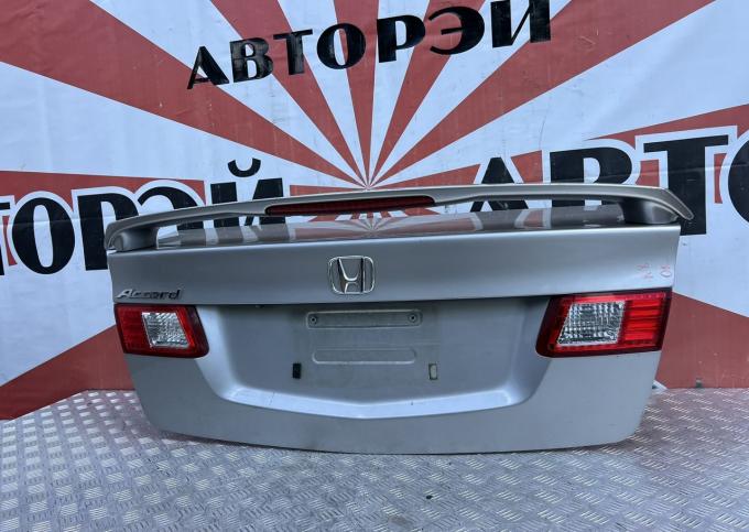 Крышка багажника со спойлером Honda Accord 8