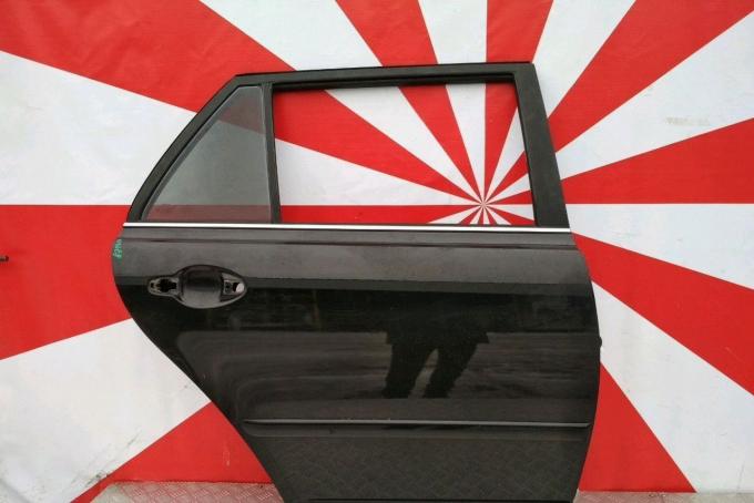 Дверь задняя правая Toyota Avensis T25