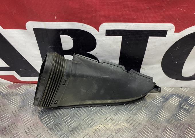 Воздухозаборник Audi A6 C7 4G0129624D