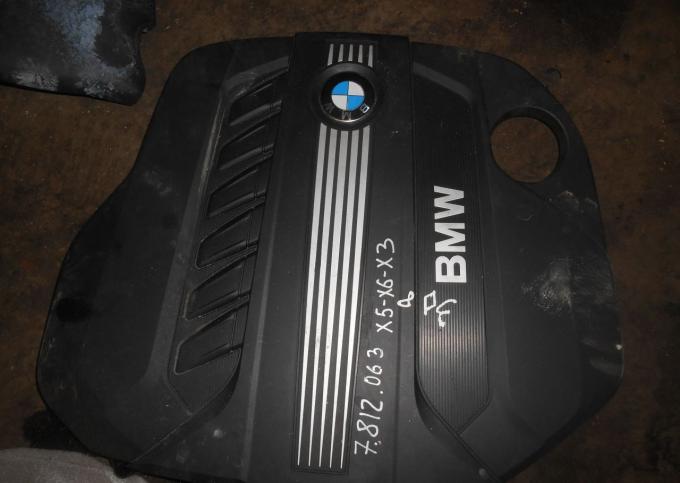 Звукоизоляционный кожух -BMW X5 E70 бмв Х5 Е70 13717812063