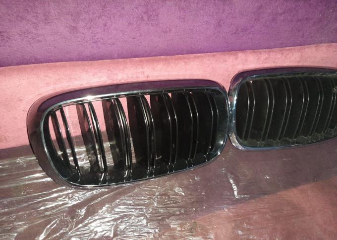 Решетка радиатора на BMW X5 F15 M 51117303108