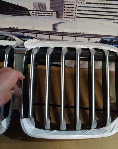 Решетка радиатора на BMW X7 G07 бмв Х7 Г07 51 13 7 454 895
