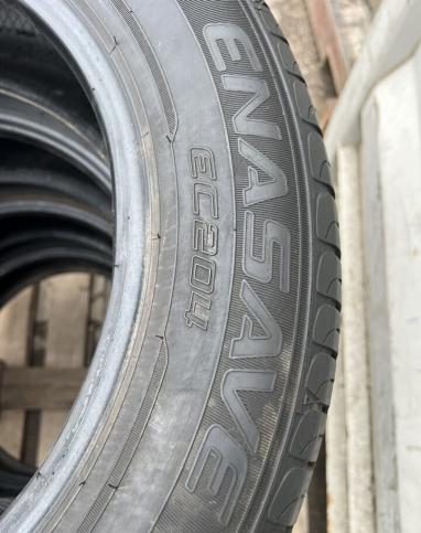 Dunlop Enasave EC204 215/60 R16