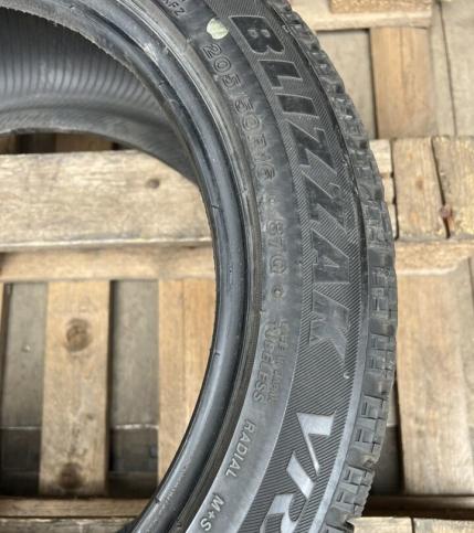 Bridgestone Blizzak VRX 205/50 R16