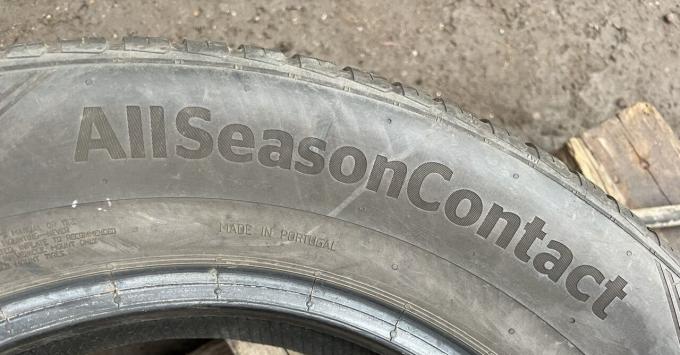 Continental AllSeasonContact 215/65 R17