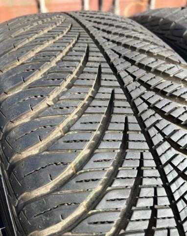 Goodyear Vector 4Seasons Gen-2 215/55 R17