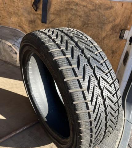 Vredestein Wintrac Xtreme 215/45 R17