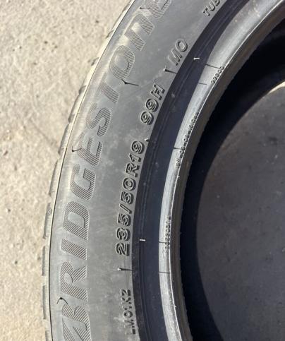 Bridgestone Blizzak LM-001 235/50 R19