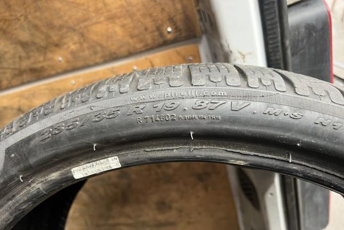 Pirelli Winter Sottozero 240 Serie II 235/35 R19