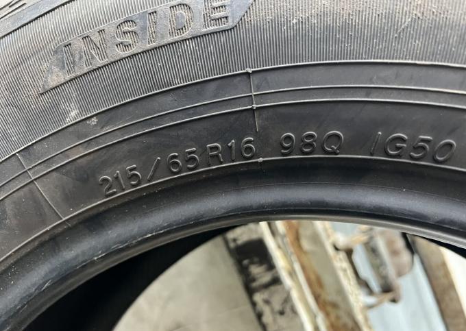 Yokohama Ice Guard IG50+ 215/65 R16