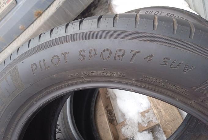 Michelin Pilot Sport 4 SUV 275/50 R21