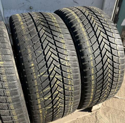 Bridgestone Blizzak LM-005 255/35 R20