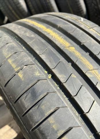 Pirelli P Zero PZ4 275/35 R22