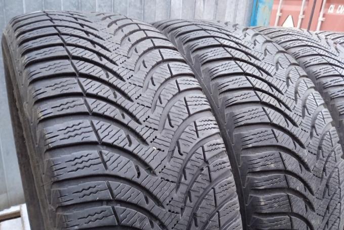 Michelin Alpin 4 215/55 R16