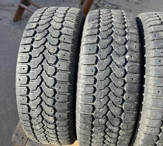 Yokohama Ice Guard F700Z 215/60 R17