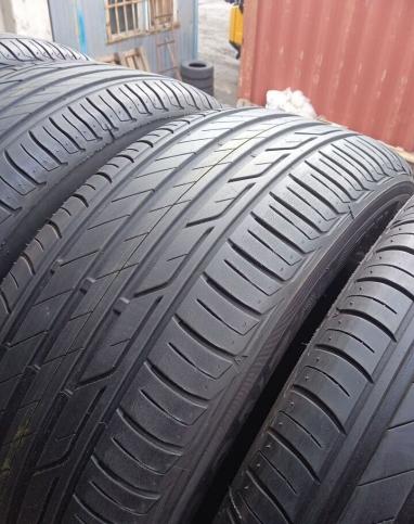 Bridgestone Turanza T001 215/60 R16