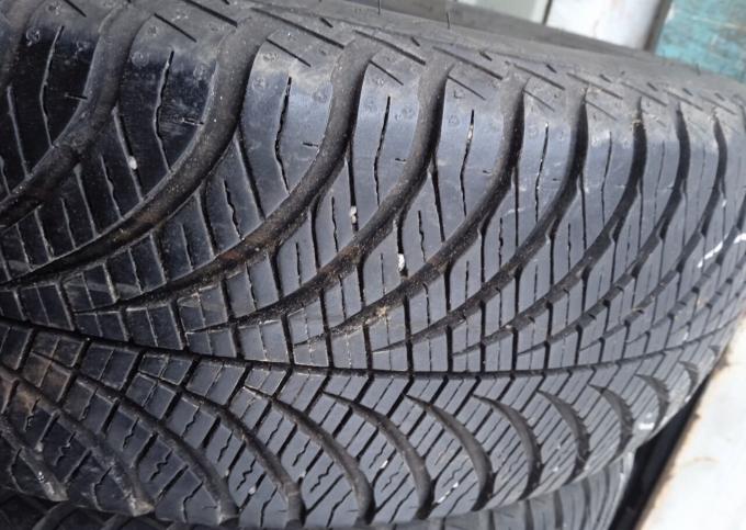 Goodyear Vector 4Seasons Gen-2 185/65 R15