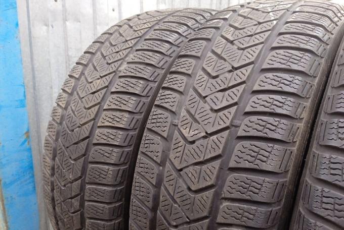 Pirelli Winter Sottozero 3 215/55 R18