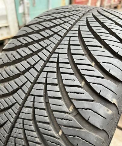 Goodyear Vector 4Seasons Gen-2 215/55 R17