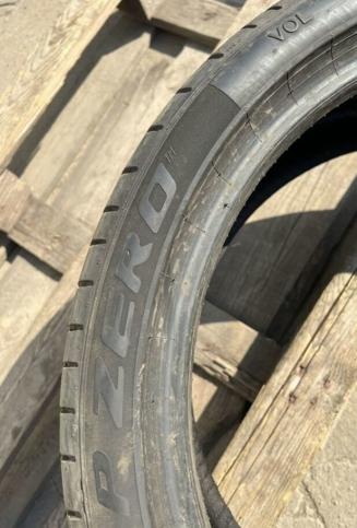 Pirelli P Zero PZ4 275/35 R22