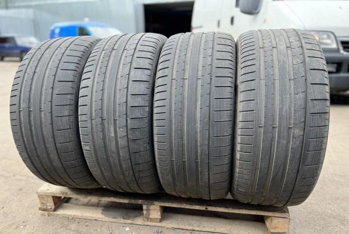 Pirelli P Zero PZ4 285/40 R21