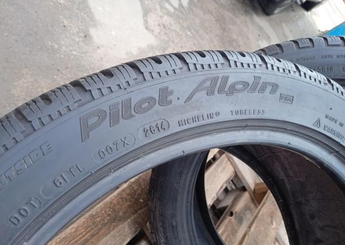 Michelin Pilot Alpin 4 215/45 R18