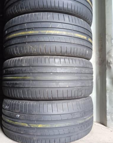 Pirelli P Zero PZ4 275/40 R21