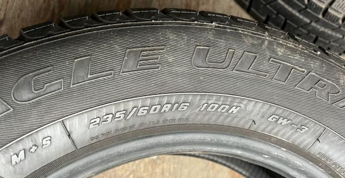 Goodyear Eagle Ultra Grip GW-3 235/60 R16