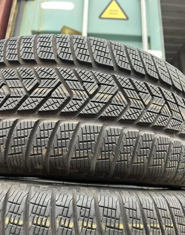 Pirelli Scorpion Winter 255/40 R21