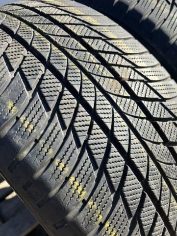 Bridgestone Blizzak LM-001 245/50 R19