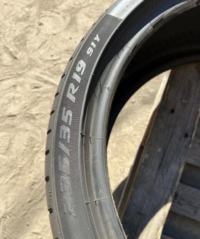 Pirelli P Zero PZ4 235/35 R19