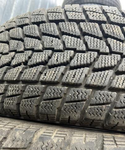 Toyo Winter Tranpath SU-4 235/60 R16