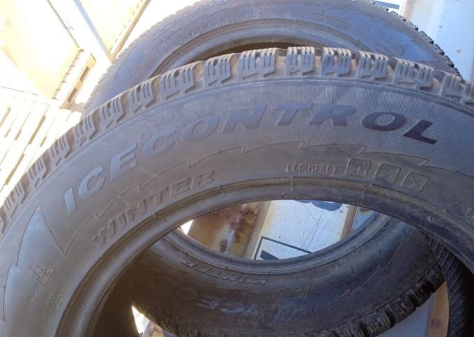 Pirelli Winter Ice Control 225/55 R16