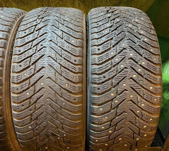 Nokian Tyres Hakkapeliitta 8 215/55 R17