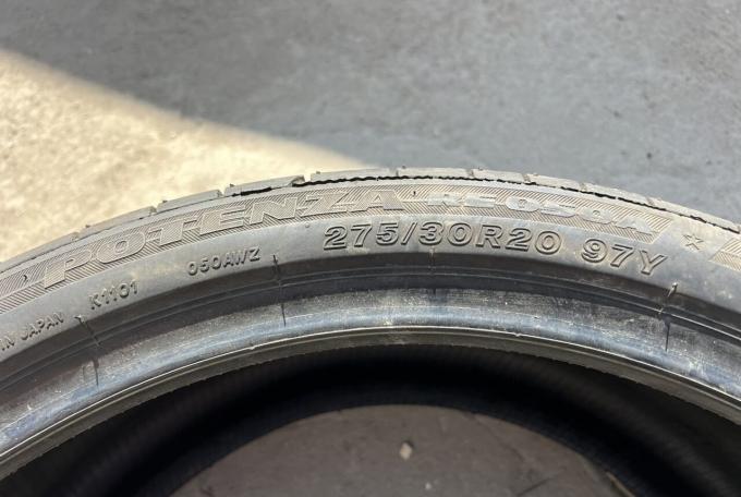 Bridgestone Potenza RE050A 245/35 R20 и 275/30 R20