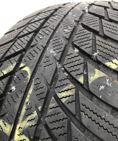 Bridgestone Blizzak LM-001 225/50 R17