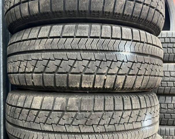 Bridgestone Blizzak VRX 215/60 R16