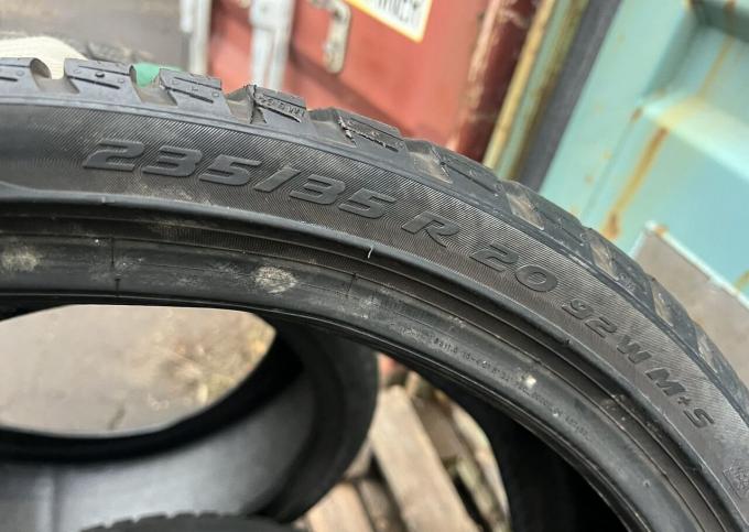 Pirelli Winter Sottozero 3 235/35 R20